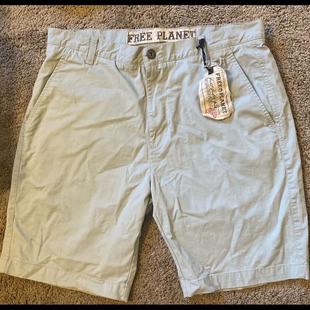 Free Planet Shorts Size 33